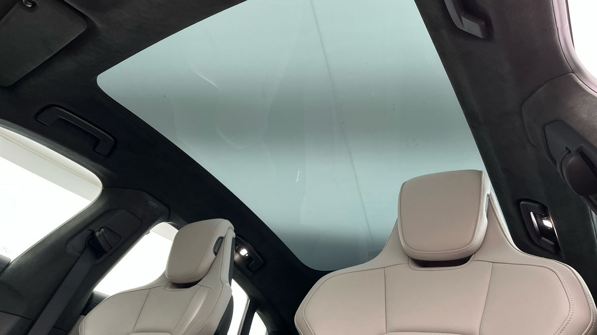 Porsche Taycan Image 6