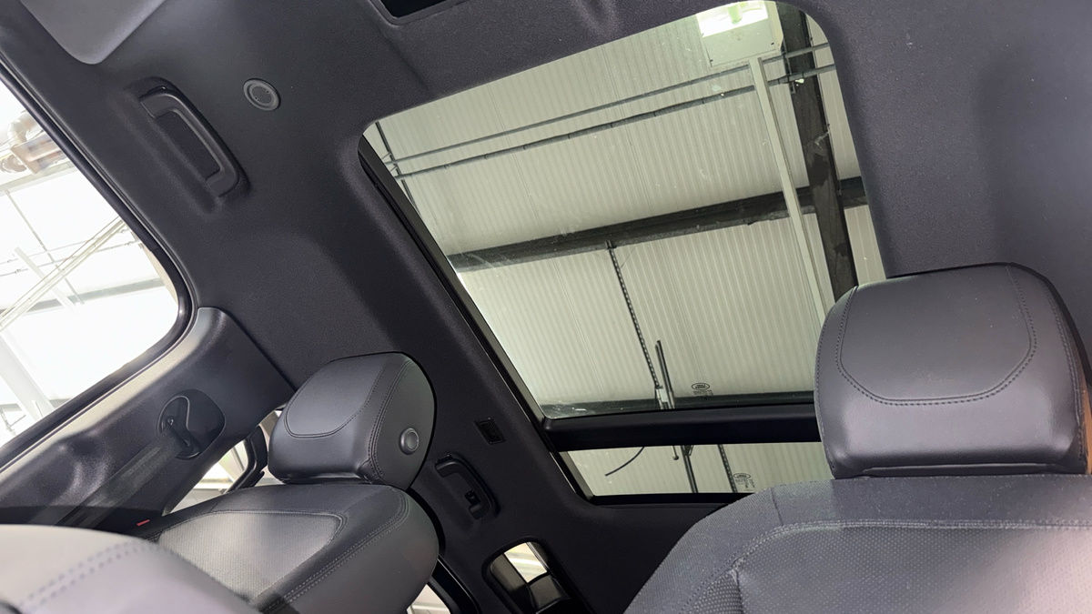 Land Rover Defender 110 Urban Image 14