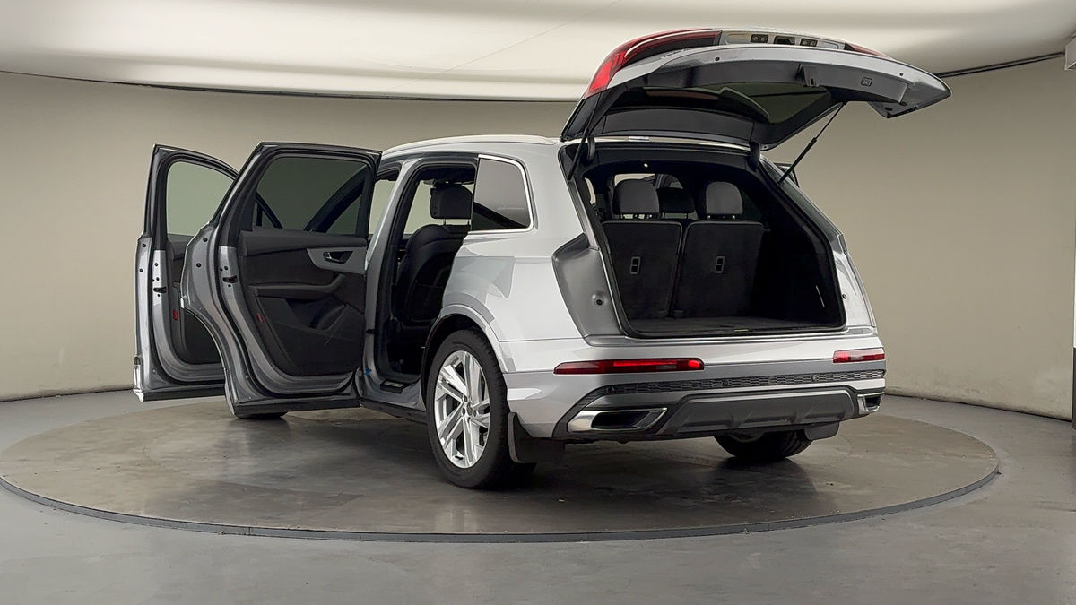 Audi Q7 Image 23