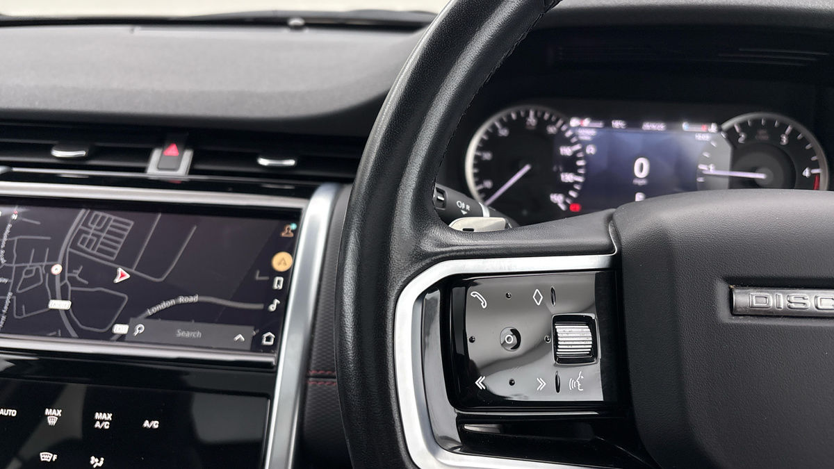 Land Rover Discovery Sport Image 13