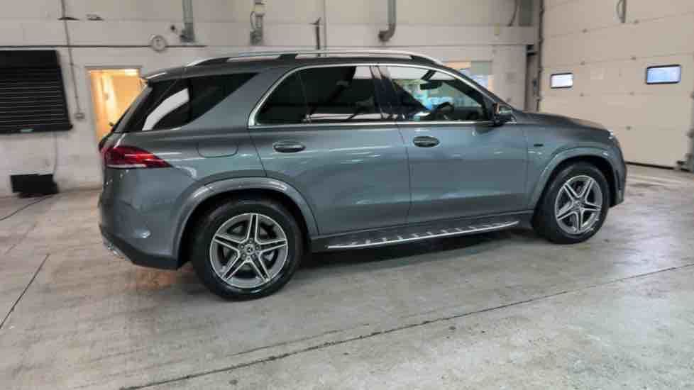 More views of Mercedes-Benz GLE