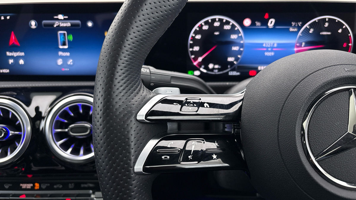 Mercedes-Benz CLA Image 13