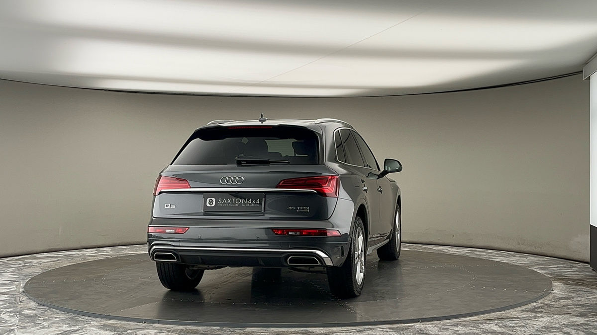 More views of Audi Q5