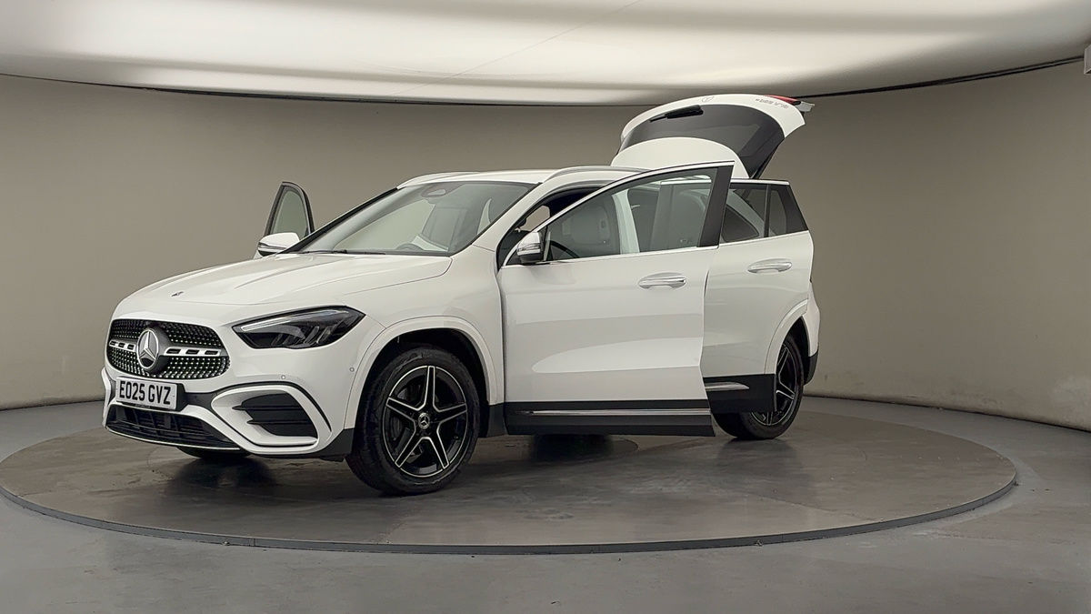 Mercedes-Benz GLA Image 22
