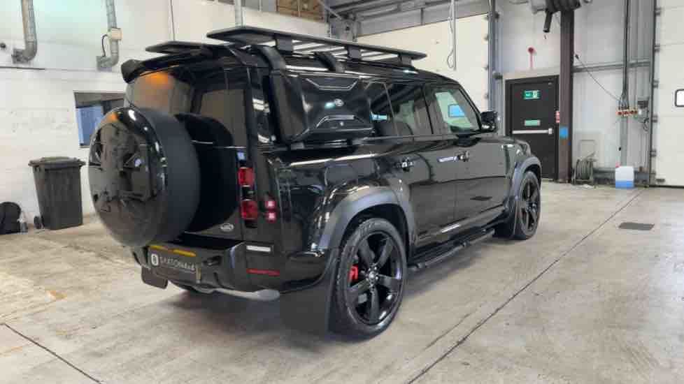 More views of Land Rover Defender 110