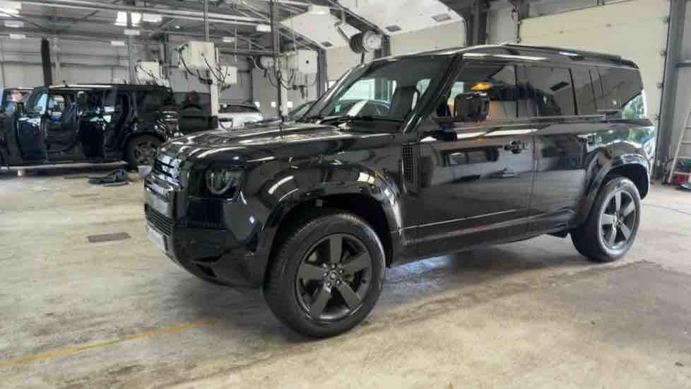 More views of Land Rover Defender 110