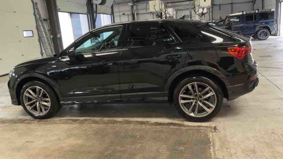 More views of Audi Q3
