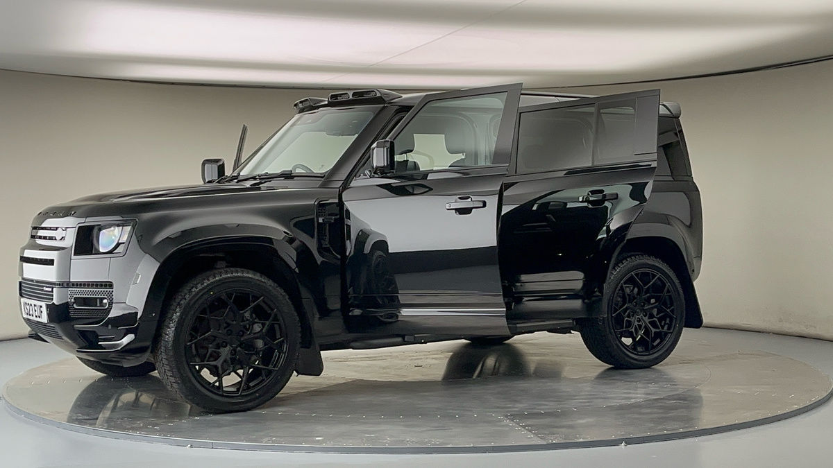 More views of Land Rover Defender 110