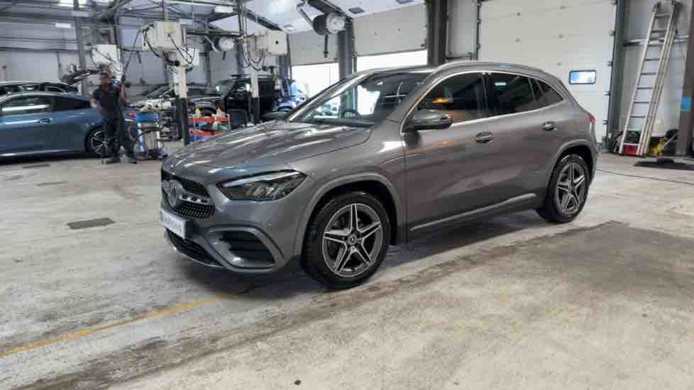 More views of Mercedes-Benz GLA