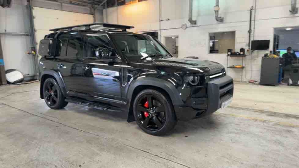 More views of Land Rover Defender 110