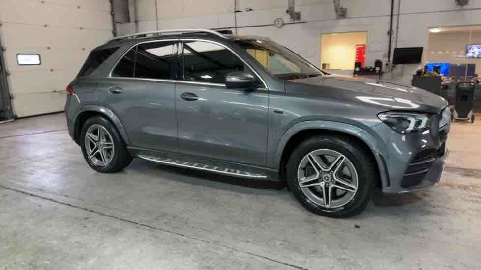 More views of Mercedes-Benz GLE