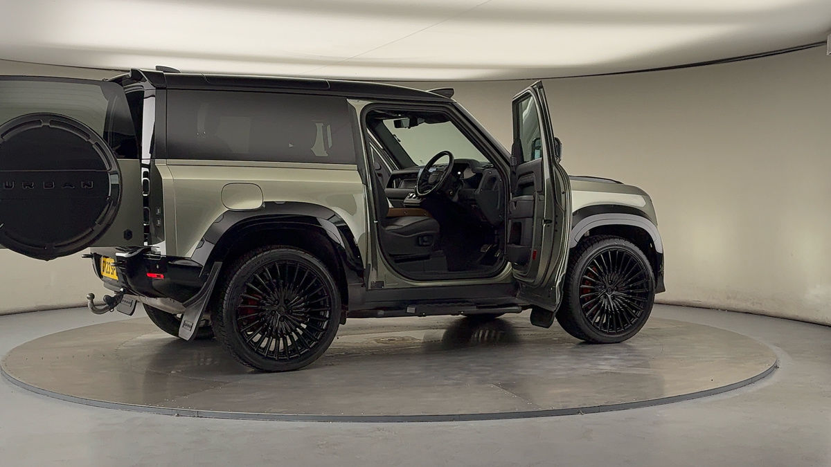 More views of Land Rover Defender 90