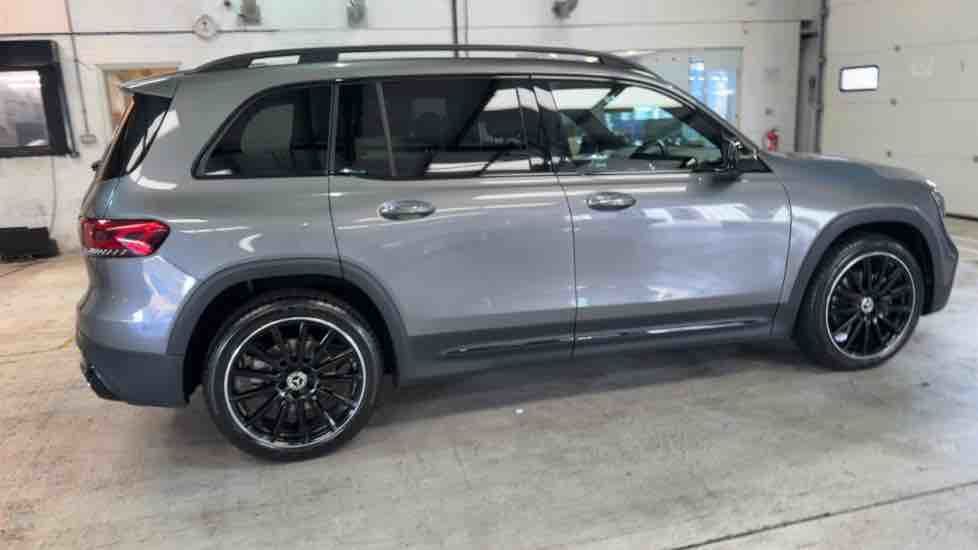More views of Mercedes-Benz GLB