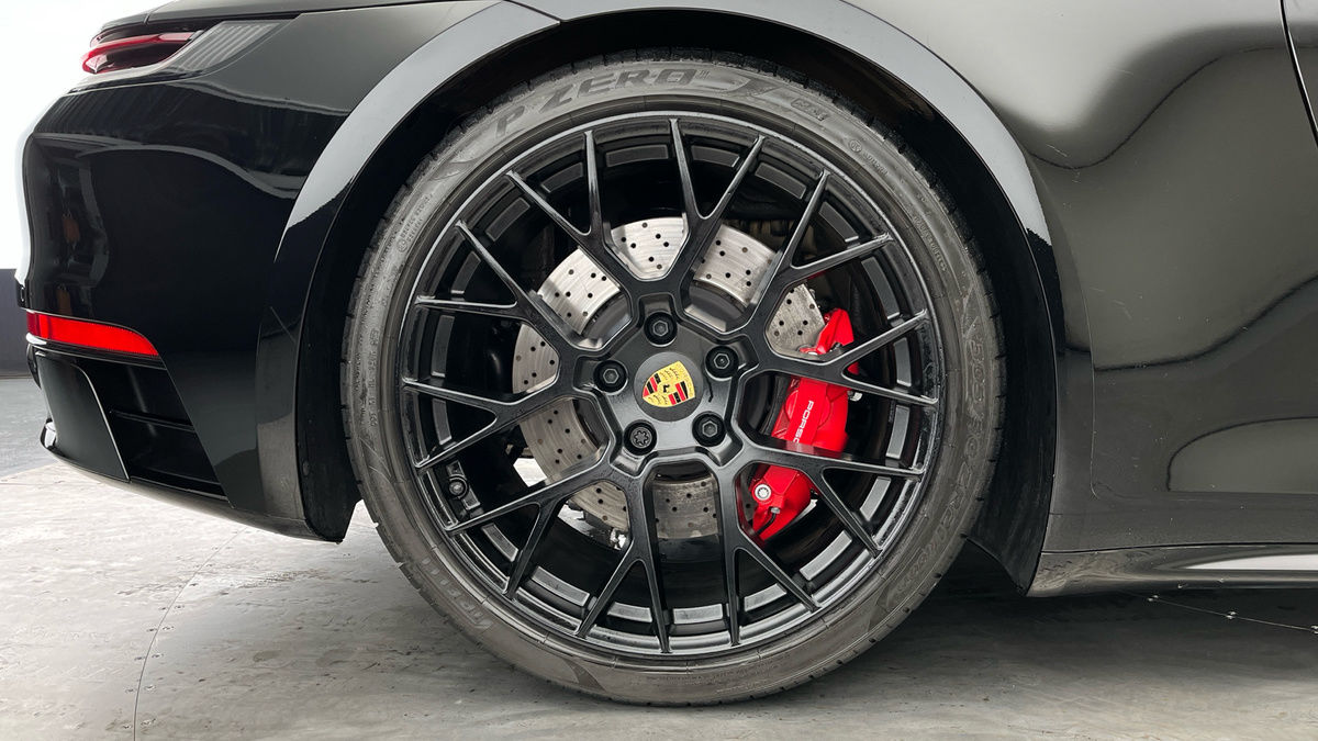 Porsche 911 Image 10