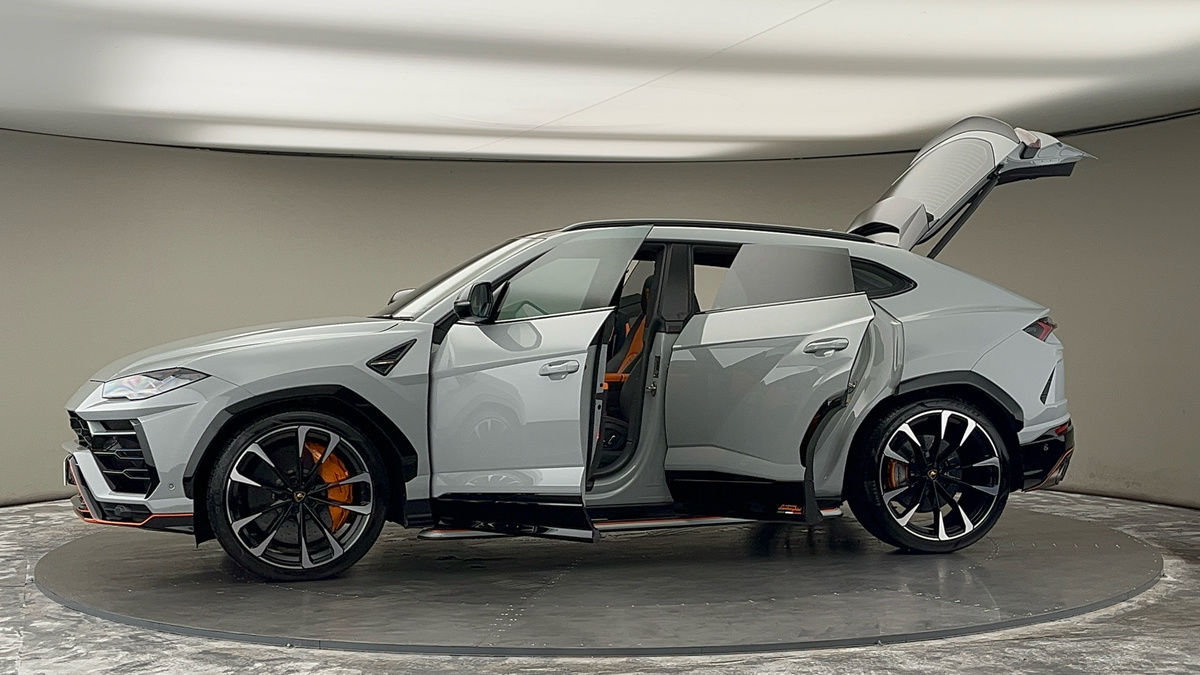 More views of Lamborghini Urus