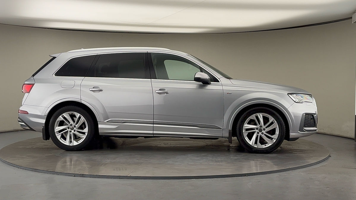 More views of Audi Q7