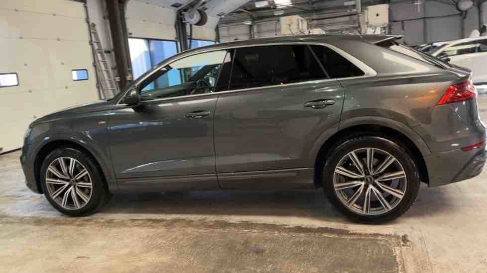 More views of Audi Q8