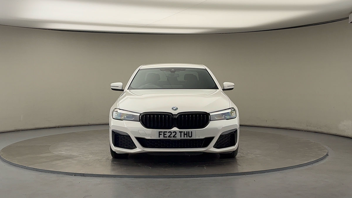 BMW 5 Series Image 3
