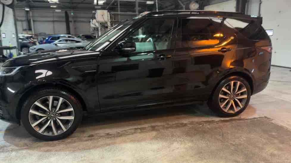 More views of Land Rover Discovery