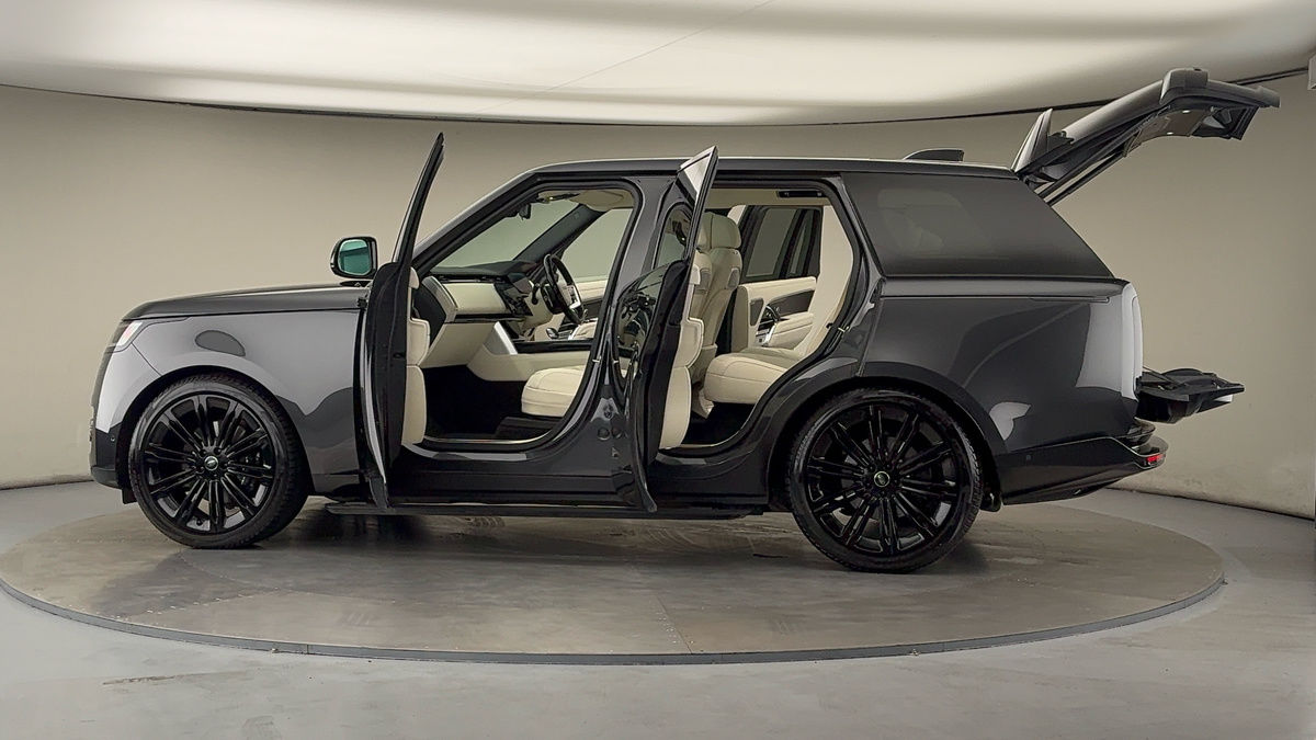 More views of Land Rover Range Rover