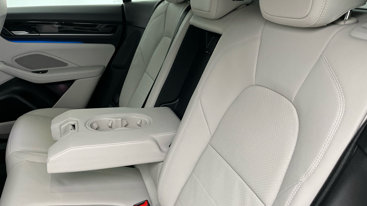Porsche Macan Image 9