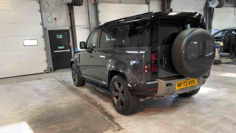 More views of Land Rover Defender 110