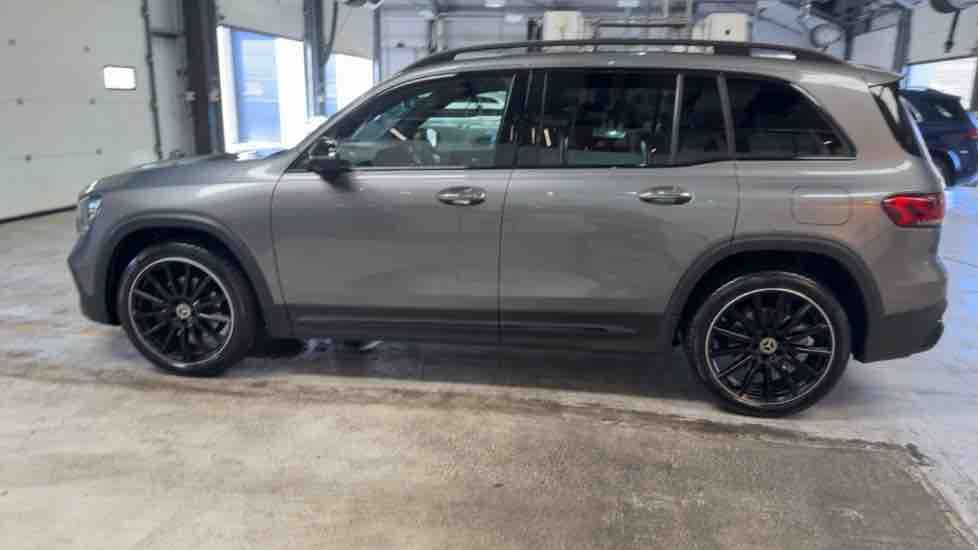 More views of Mercedes-Benz GLB