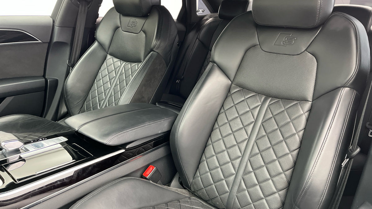 Audi A8 Image 7