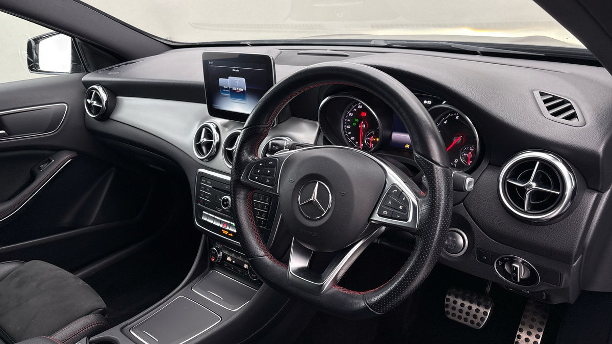 More views of Mercedes-Benz GLA