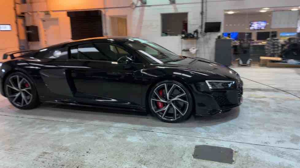 More views of Audi R8