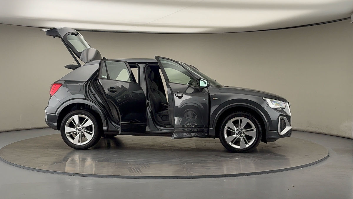 More views of Audi Q2