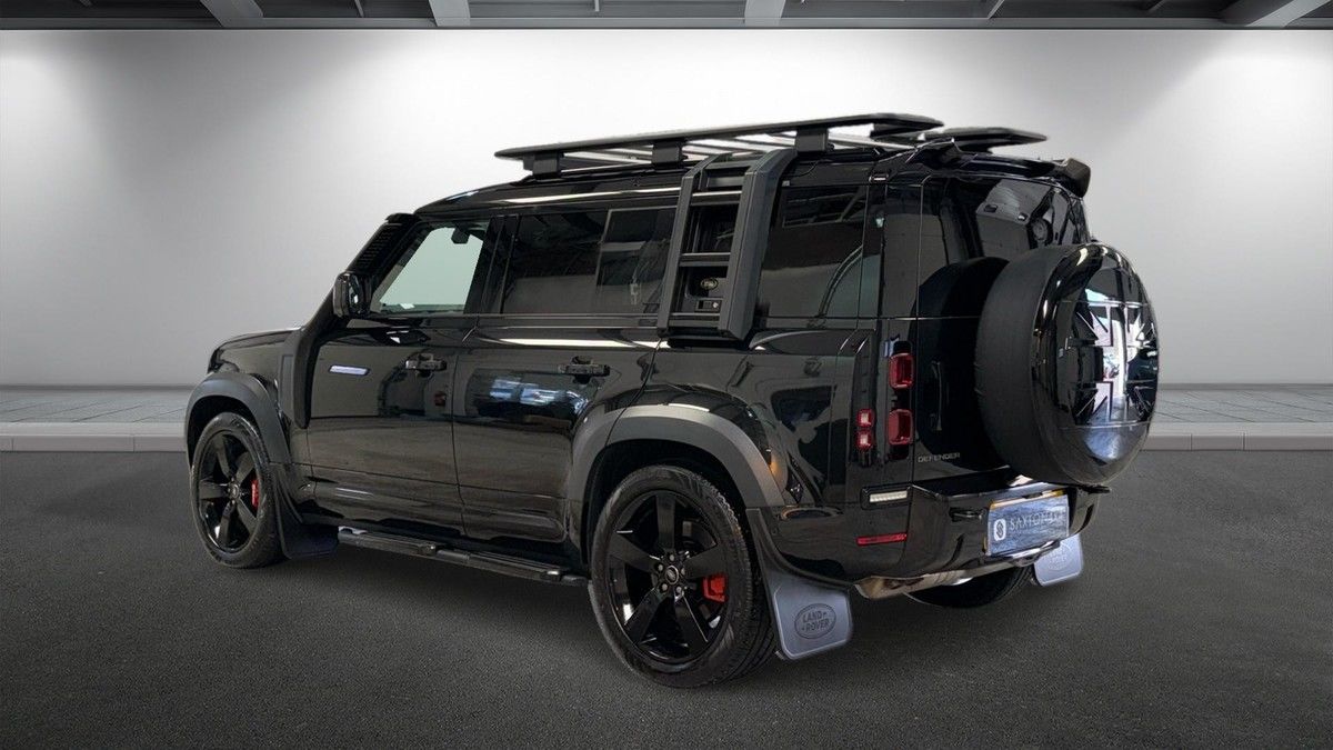 Land Rover Defender 110 Image 2