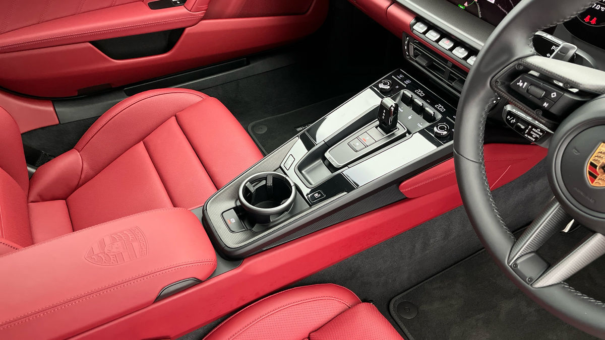 Porsche 911 Image 18