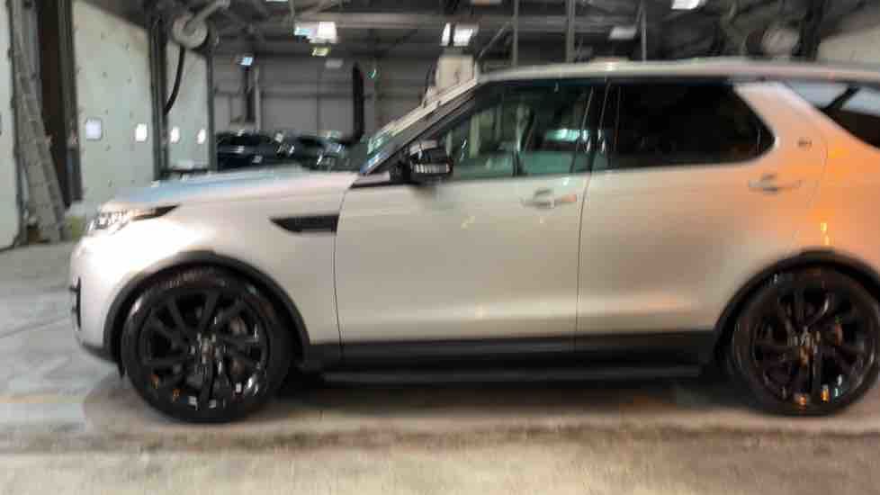 More views of Land Rover Discovery