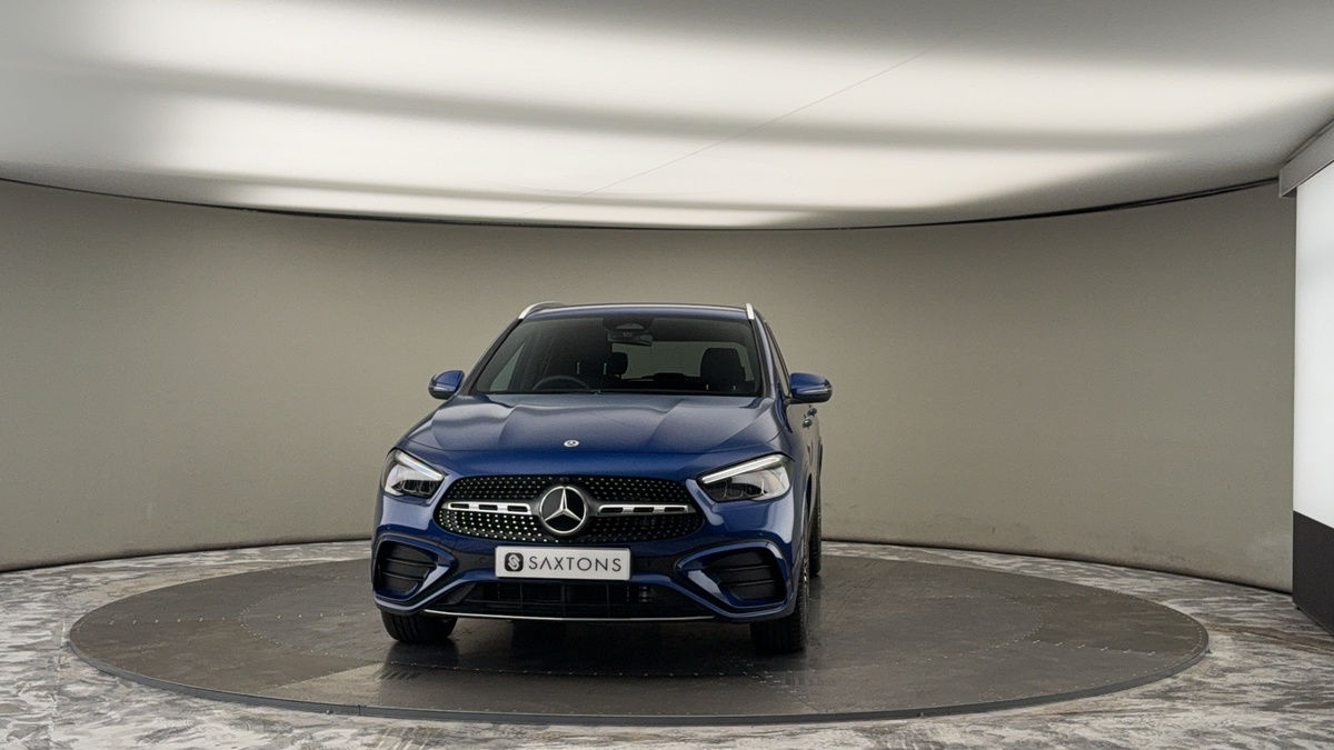 More views of Mercedes-Benz GLA