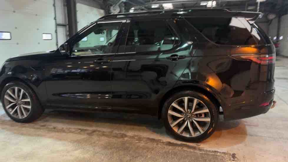More views of Land Rover Discovery