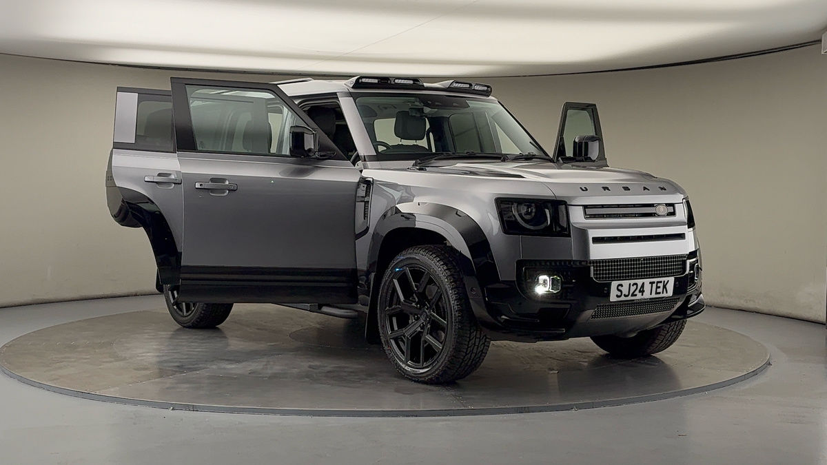 More views of Land Rover Defender 110