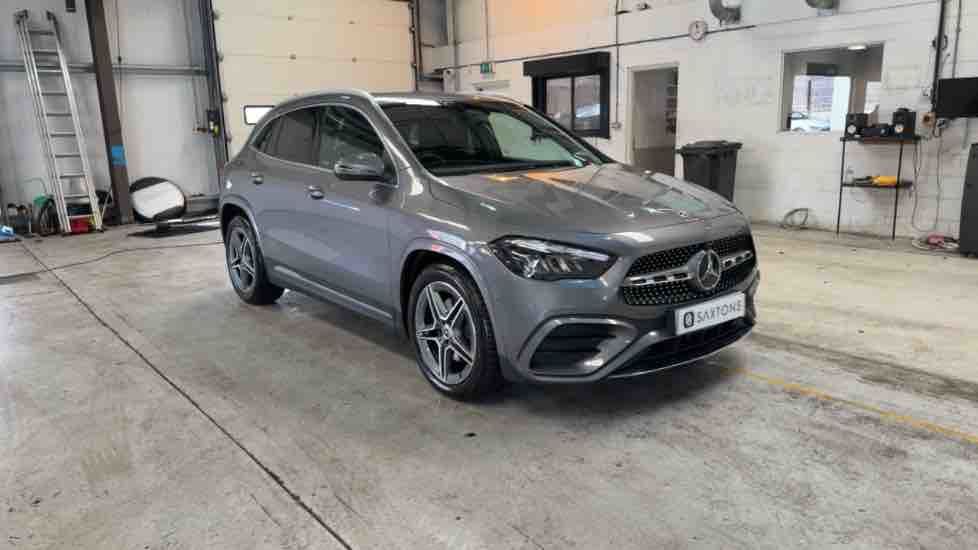 More views of Mercedes-Benz GLA