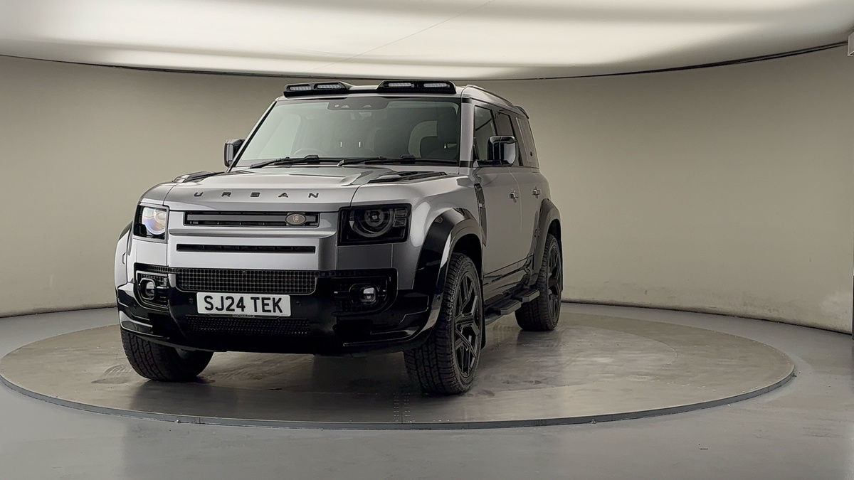 More views of Land Rover Defender 110