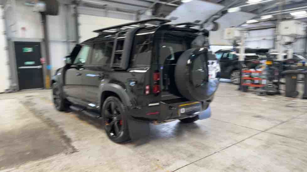 More views of Land Rover Defender 110