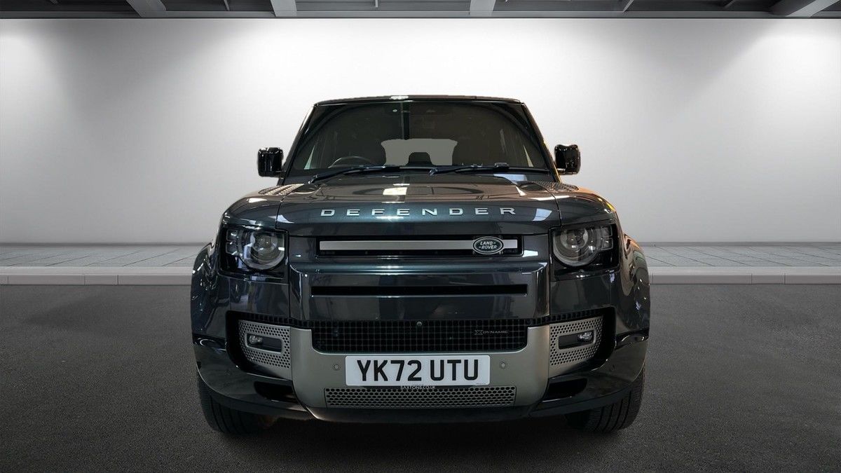 Land Rover Defender 110 Image 3