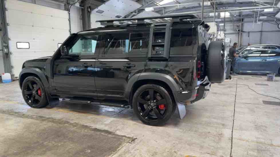 More views of Land Rover Defender 110