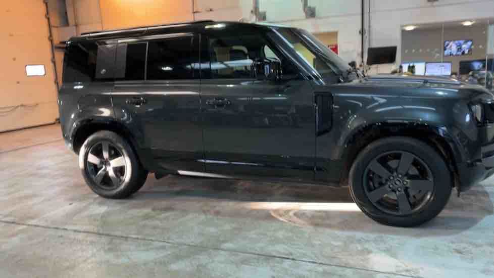 More views of Land Rover Defender 110