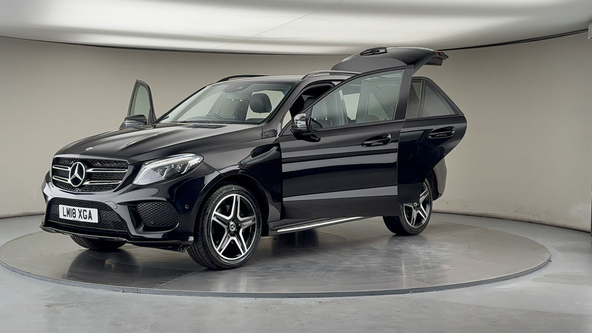 More views of Mercedes-Benz GLE
