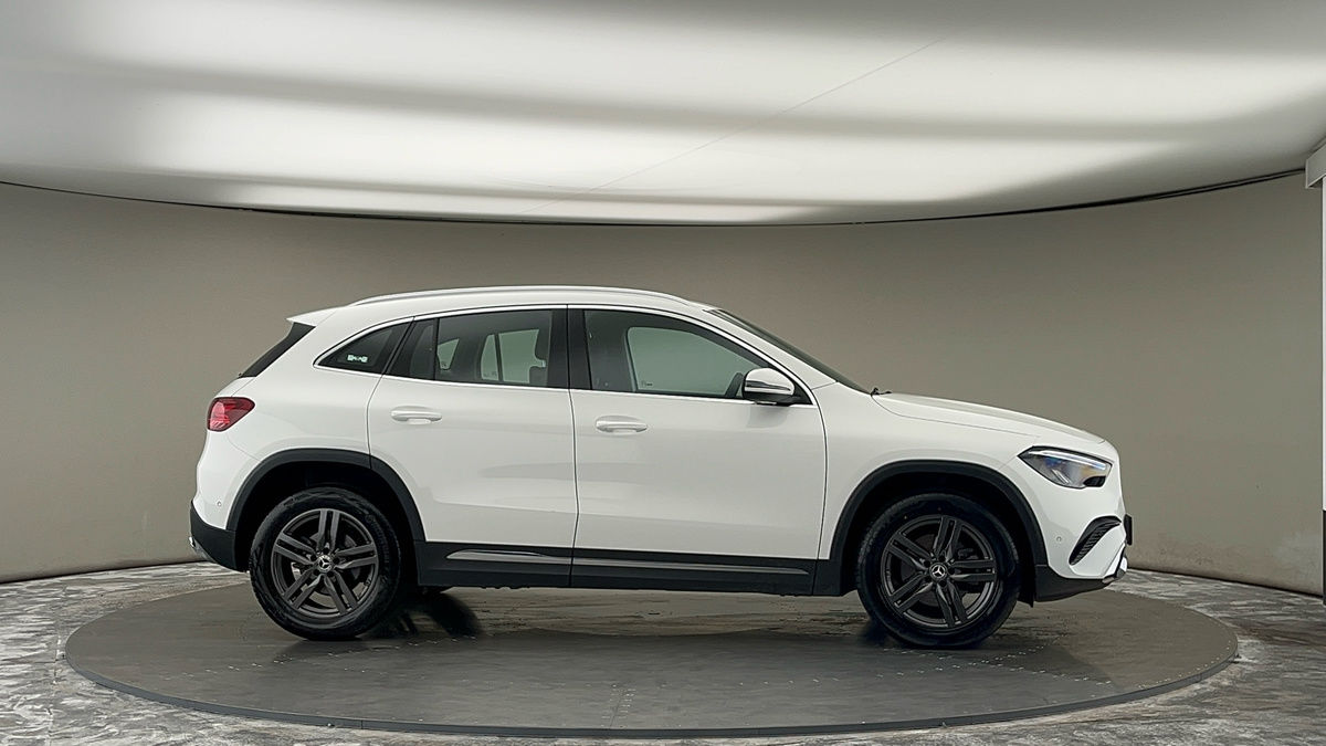 More views of Mercedes-Benz GLA