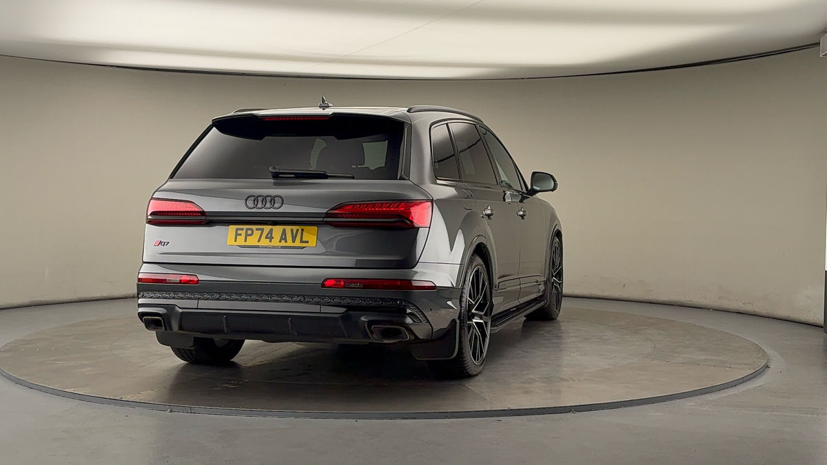 More views of Audi Q7