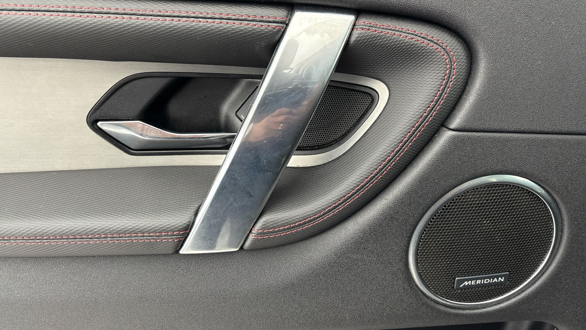 Land Rover Discovery Sport Image 19
