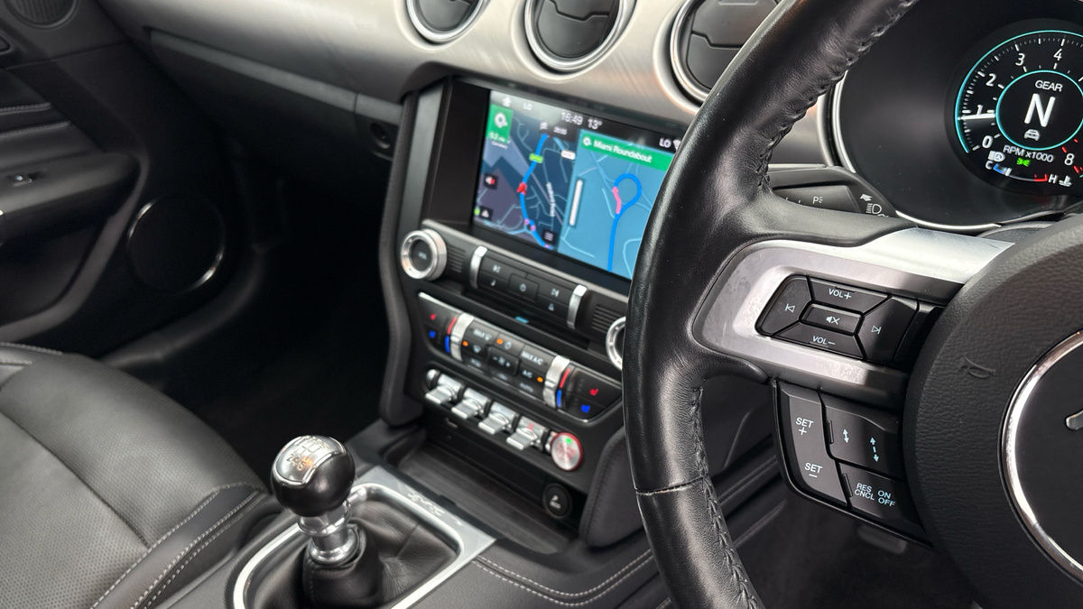 Ford Mustang Image 18