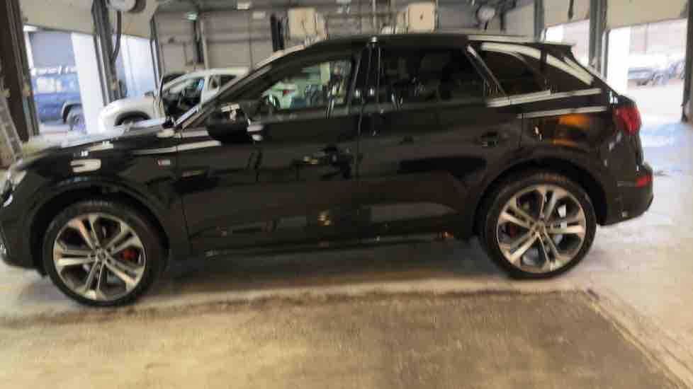 More views of Audi Q5