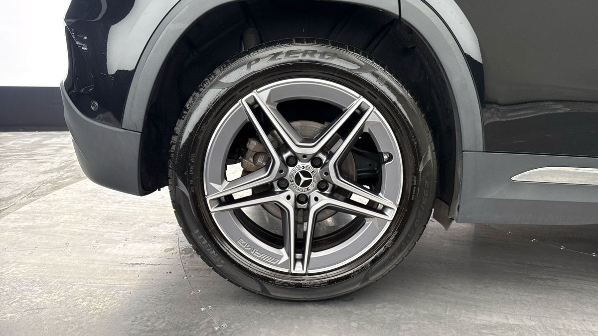 Mercedes-Benz GLA Image 8